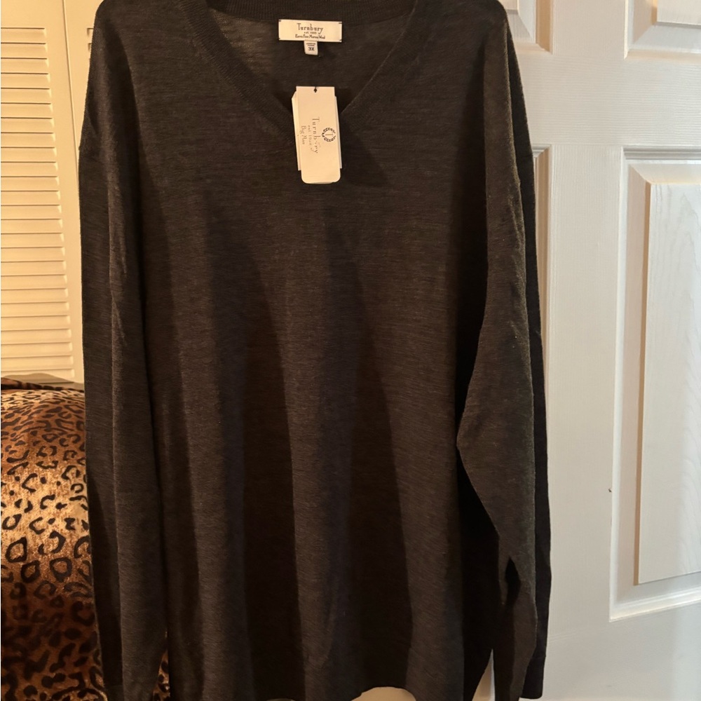 Elegant Men's V-Neck Sweater in Dark Gray